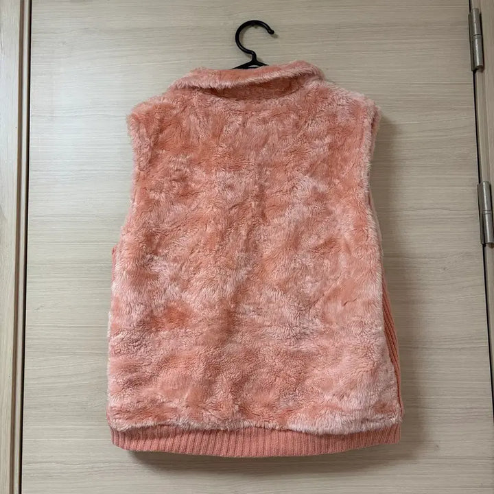 [BUNJANG] Pink Fur Vest / 핑크 퍼 조끼