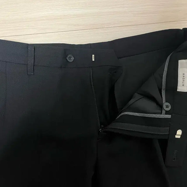 [BUNJANG] MAGNUM Men's Black Slacks / MAGNUM 남성 검정 바지 170/78A(30)