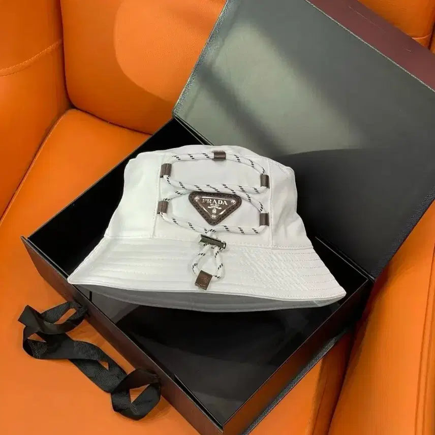 [BUNJANG] Prada White Bucket Hat / 프라다 화이트 버킷햇 새상품 풀박스 구매