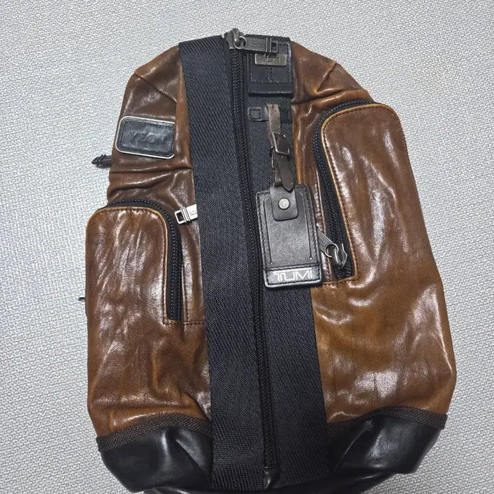 [BUNJANG] TUMI Sling Bag / 투미 TUMI 슬링백 팝니다