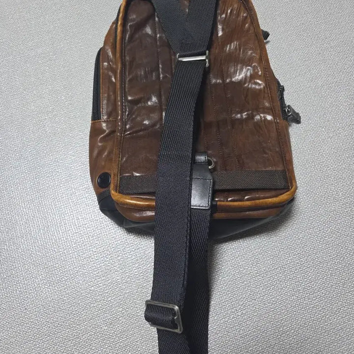 [BUNJANG] TUMI Sling Bag / 투미 TUMI 슬링백 팝니다