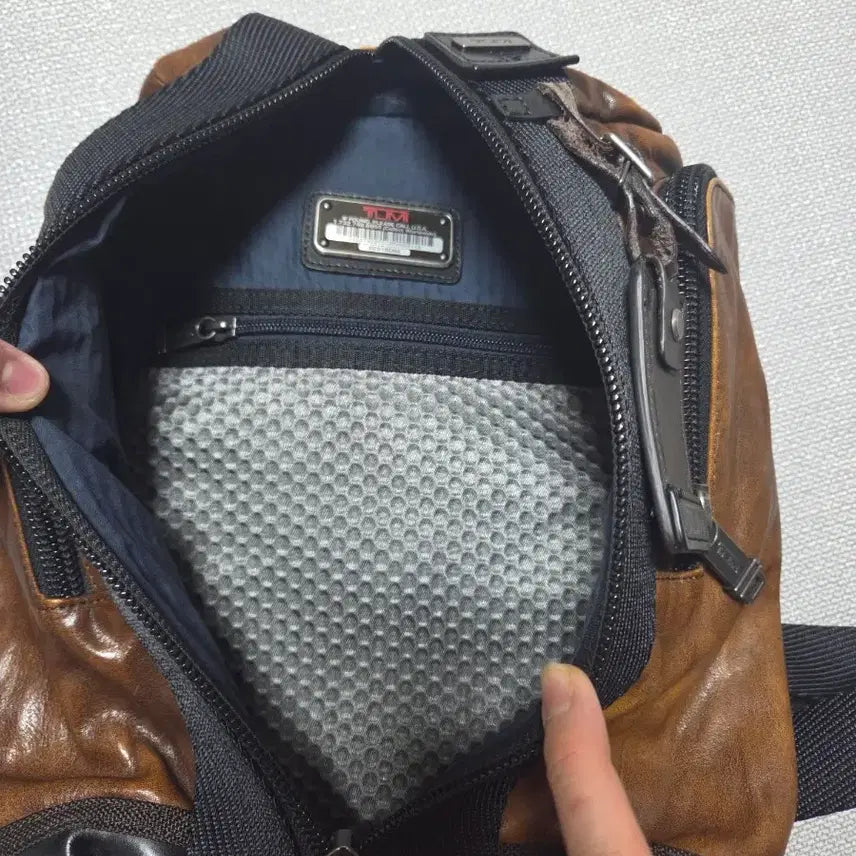 [BUNJANG] TUMI Sling Bag / 투미 TUMI 슬링백 팝니다