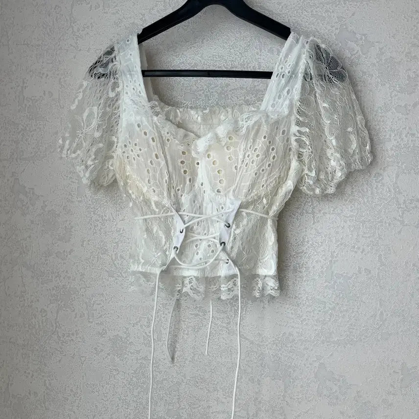 [BUNJANG] Corset Lace White Blouse / (새상품)수영복가능 코르셋 레이스 반팔 블라우스