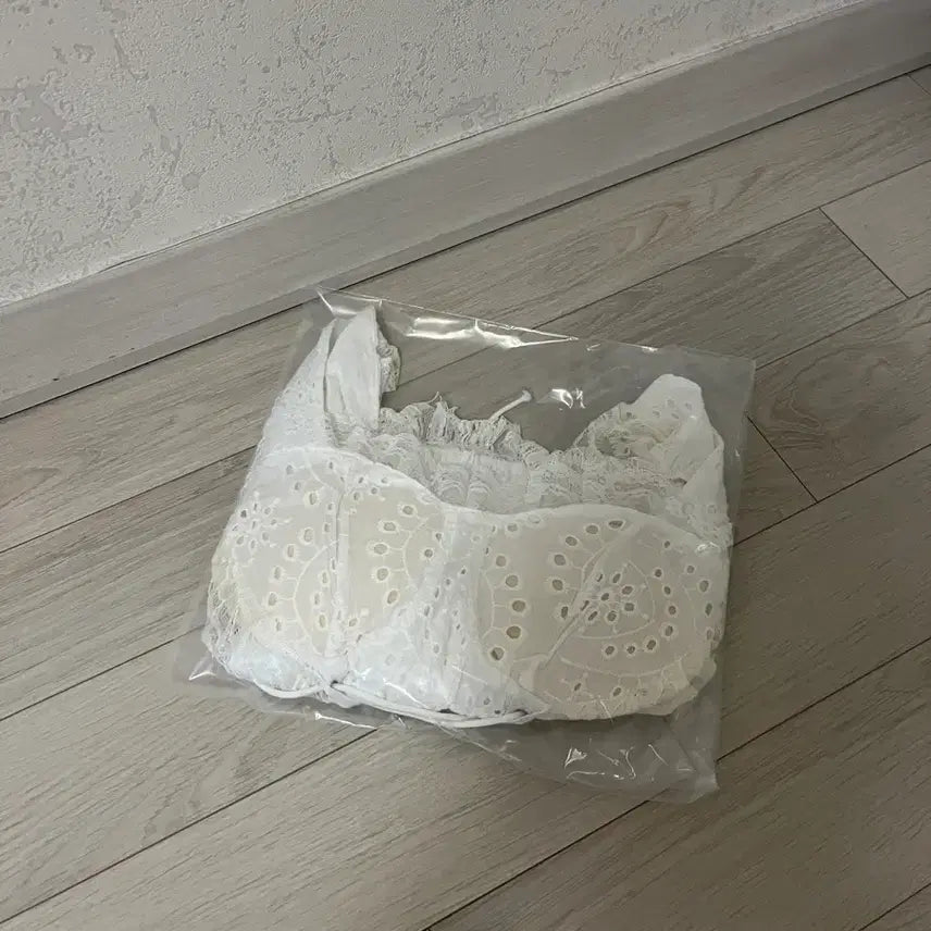 [BUNJANG] Corset Lace White Blouse / (새상품)수영복가능 코르셋 레이스 반팔 블라우스