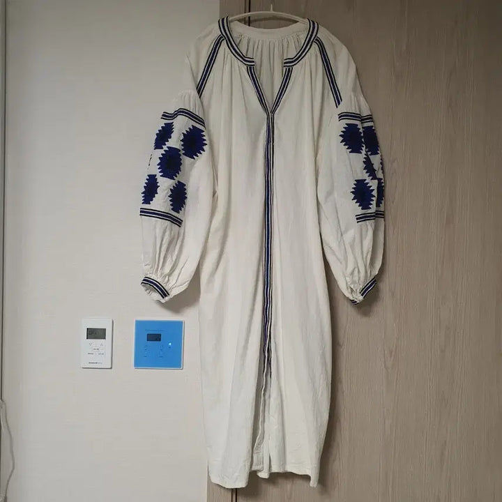 [BUNJANG] Imported Embroidered Cardigan / 수입자수 가디건