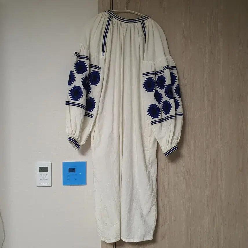 [BUNJANG] Imported Embroidered Cardigan / 수입자수 가디건