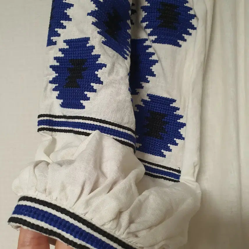 [BUNJANG] Imported Embroidered Cardigan / 수입자수 가디건