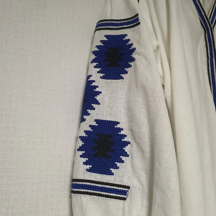 [BUNJANG] Imported Embroidered Cardigan / 수입자수 가디건