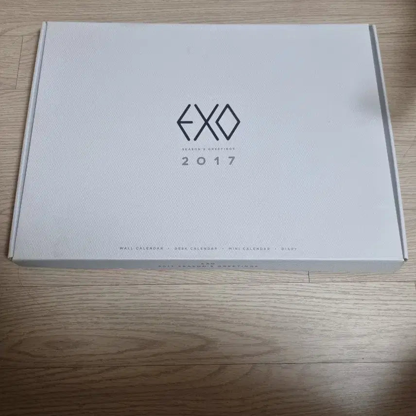 [BUNJANG] EXO 2017 Season's Greetings Bundle Set / 엑소 2017 시즌그리팅 풀셋양도.  EXO 시그 포카.엽서풀셋