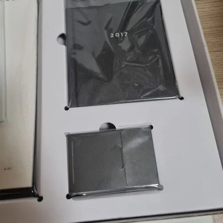 [BUNJANG] EXO 2017 Season's Greetings Bundle Set / 엑소 2017 시즌그리팅 풀셋양도.  EXO 시그 포카.엽서풀셋