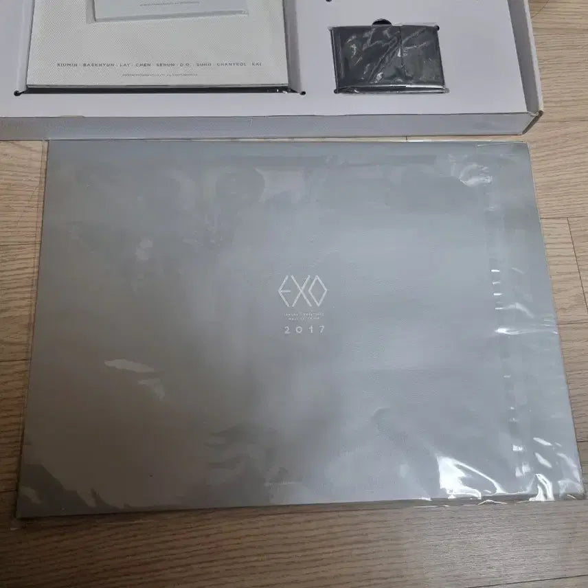 [BUNJANG] EXO 2017 Season's Greetings Bundle Set / 엑소 2017 시즌그리팅 풀셋양도.  EXO 시그 포카.엽서풀셋