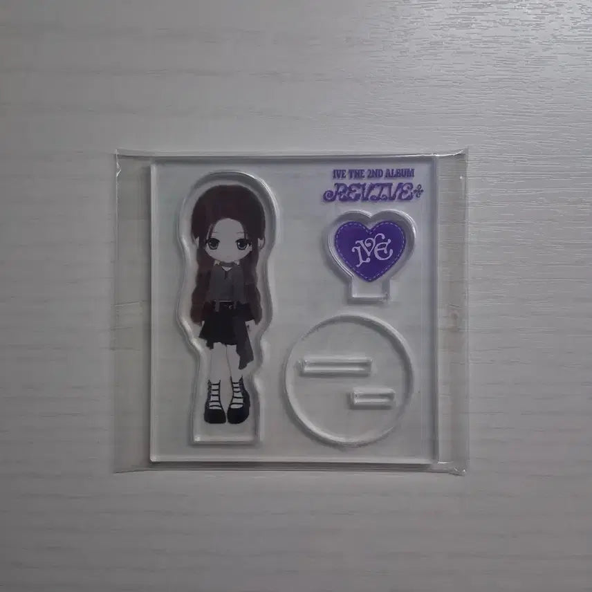 [BUNJANG] IVE Yujin Acrylic Stand / 아이브 리바이브 아크릴스탠드 유진팔아요