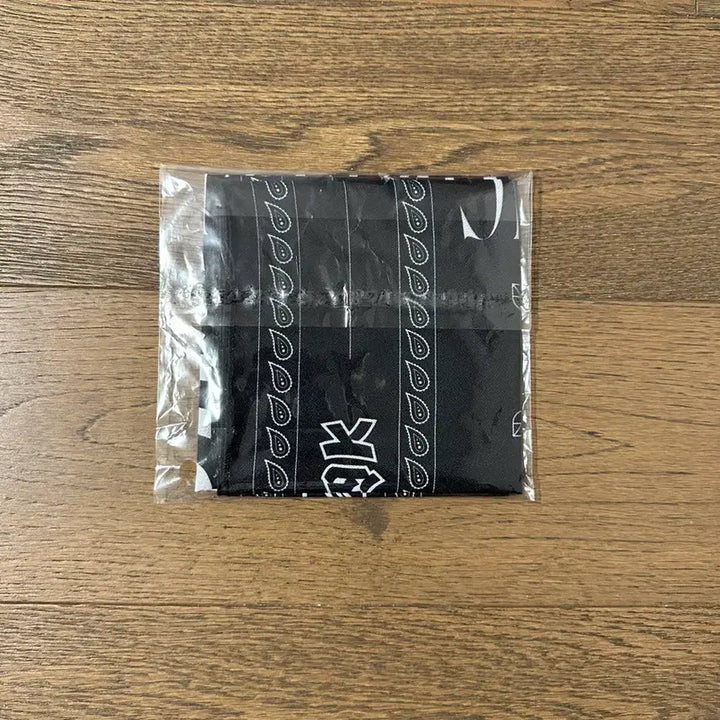 [BUNJANG] Day6 Forever Young Bandana / 데이식스 포에버영 반다나