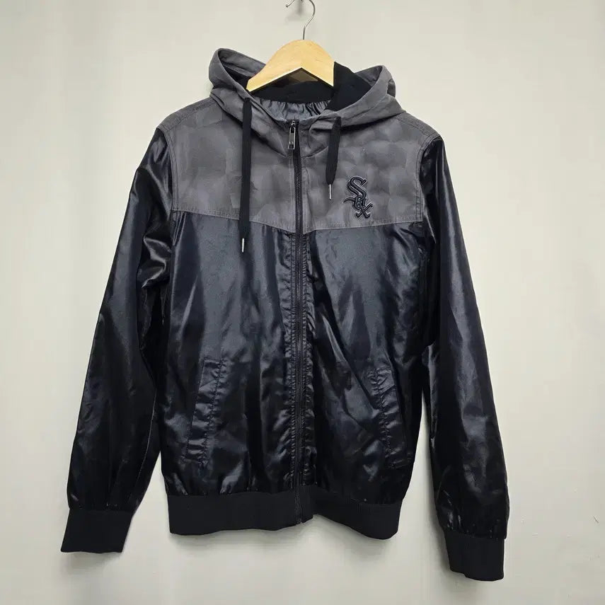 [BUNJANG] MLB White Sox Nylon Blouson Hooded Jacket (L) / [MLB] 남성 화이트삭스 나일론 블루종 후디재킷 100 (L)
