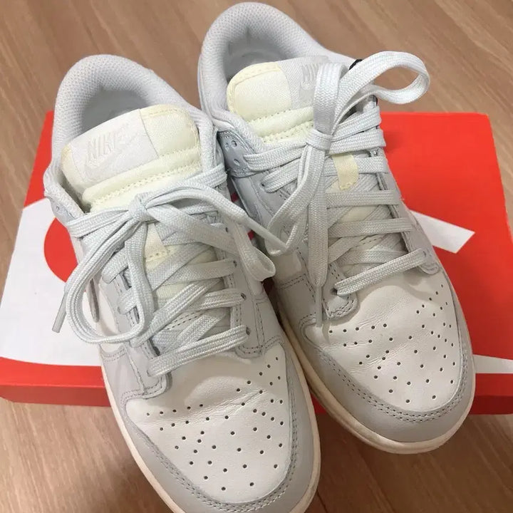 [BUNJANG] Nike Dunk Low Light Bone Sneakers / (W) 나이키 덩크 로우 라이트 본 230