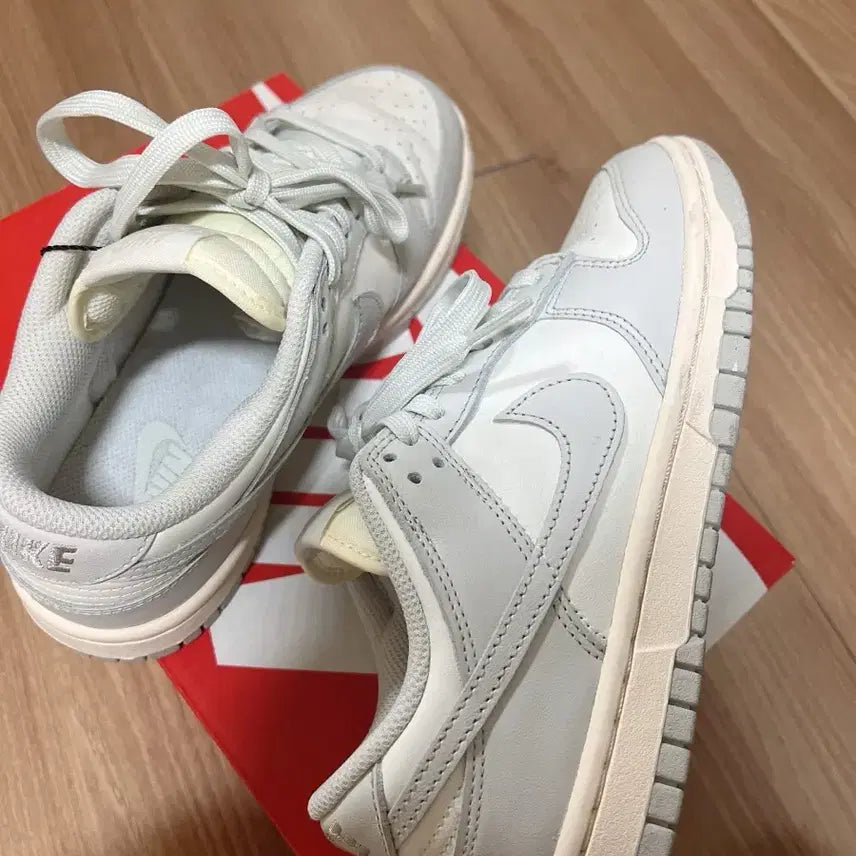[BUNJANG] Nike Dunk Low Light Bone Sneakers / (W) 나이키 덩크 로우 라이트 본 230