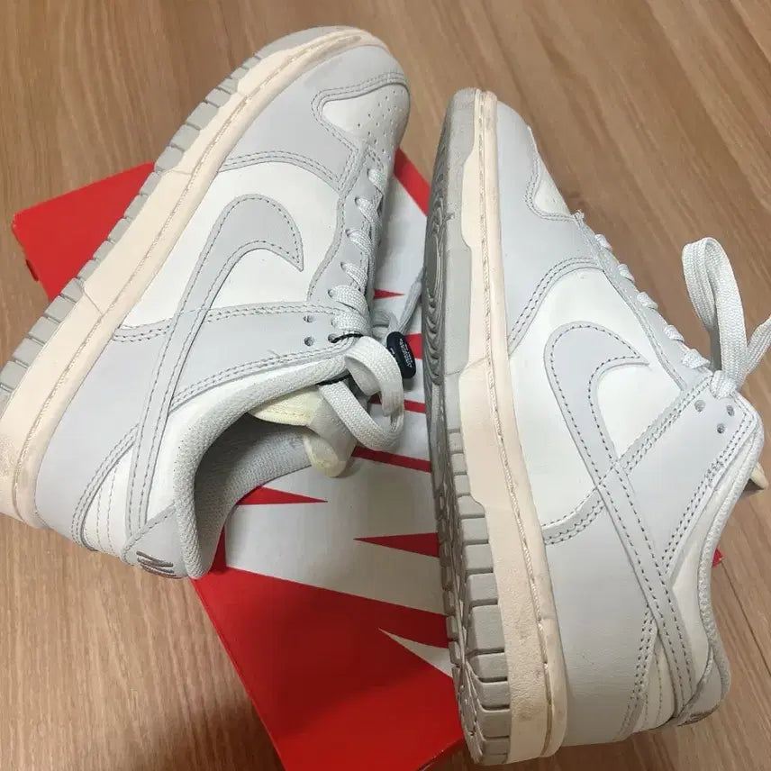 [BUNJANG] Nike Dunk Low Light Bone Sneakers / (W) 나이키 덩크 로우 라이트 본 230