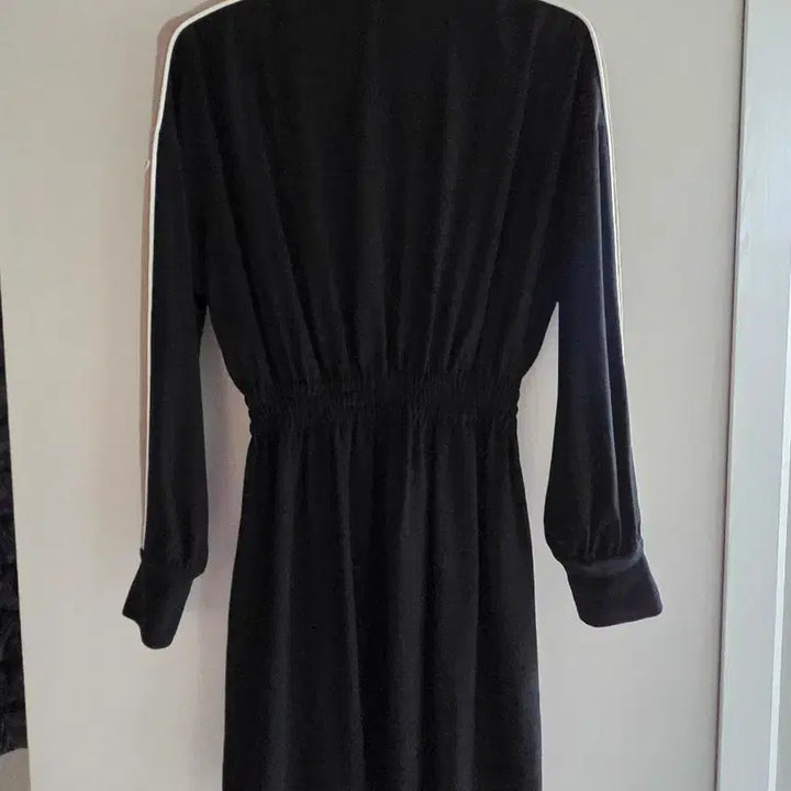 [BUNJANG] Moncler Black Dress Size 40 / 몽클레어 블랙 원피스 40사이즈 새상품 (국내55사이즈) 직거래우선