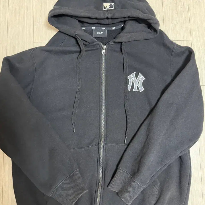 [BUNJANG] MLB New York Yankees Black Hoodie Zip-up [L] / MLB 뉴욕 양키스 후드집업 블랙 [L]