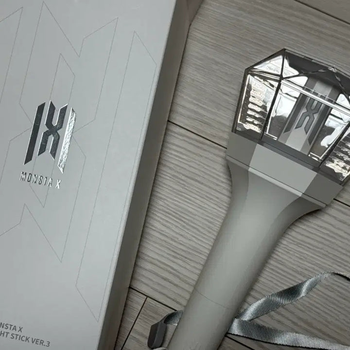 [BUNJANG] MONSTA X Official Light Stick Ver. 3 White / 몬둥이 ver3 흰색버전 양도합니다!