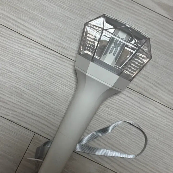 [BUNJANG] MONSTA X Official Light Stick Ver. 3 White / 몬둥이 ver3 흰색버전 양도합니다!