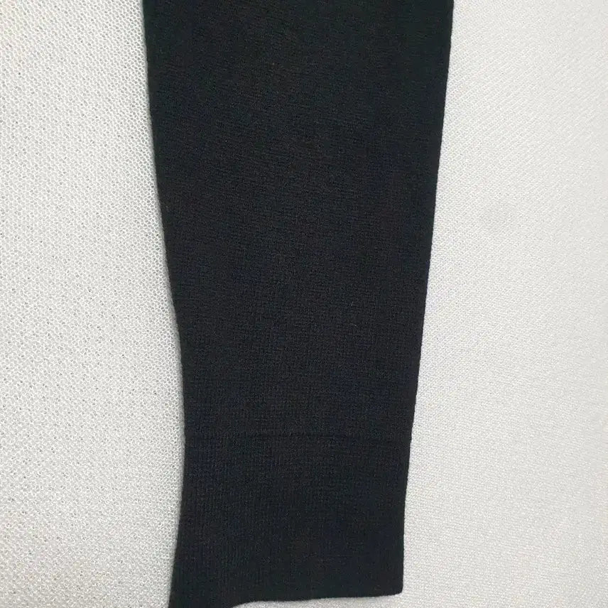 [BUNJANG] EZIO Black V-Neck Knit Cardigan / EZIO 블랙 브이넥 니트 가디건 95~100