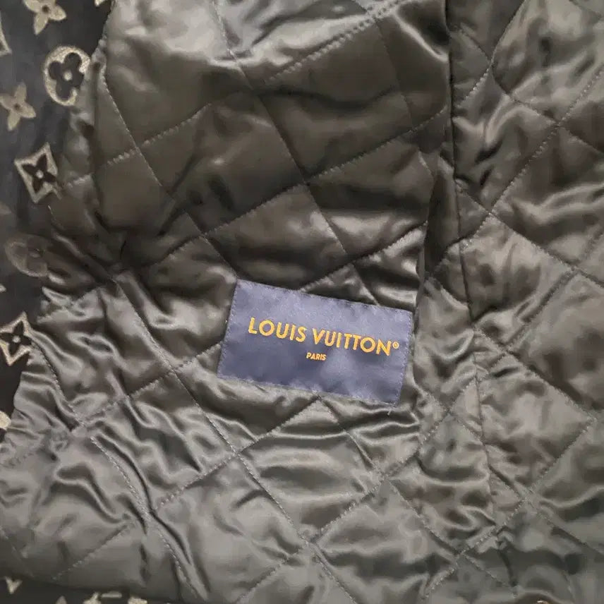 [BUNJANG] Louis Vuitton Monogram Bleach Black Denim Jacket / 루이비통 모노그램 블리치 블랙 데님 자켓(초특가)