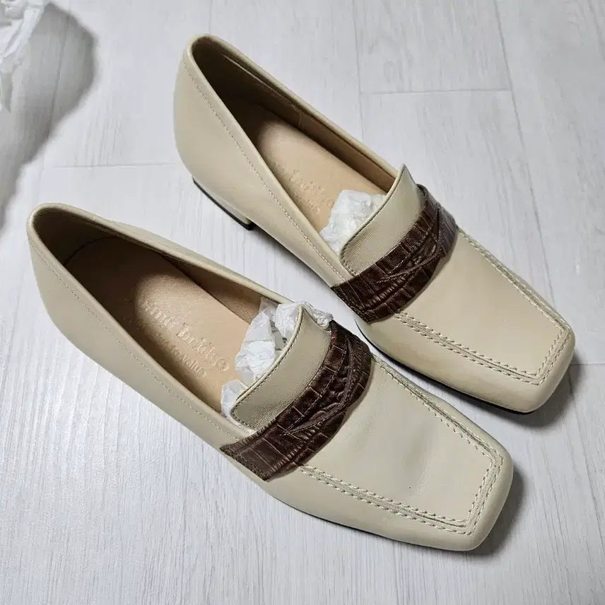 [BUNJANG] Youngbridge Ivory Leather Loafers / (새상품) 수제화 천연가죽 로퍼 아이보리 225