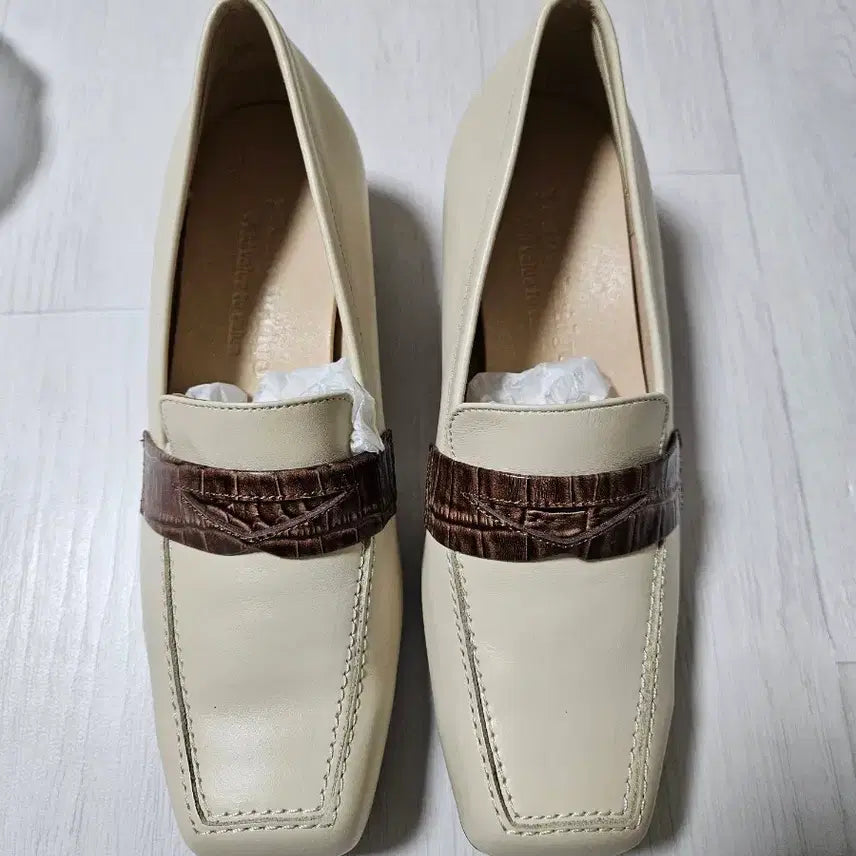 [BUNJANG] Youngbridge Ivory Leather Loafers / (새상품) 수제화 천연가죽 로퍼 아이보리 225