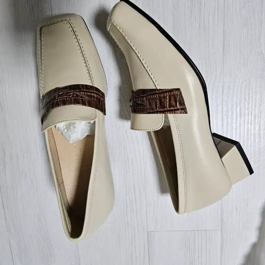 [BUNJANG] Youngbridge Ivory Leather Loafers / (새상품) 수제화 천연가죽 로퍼 아이보리 225