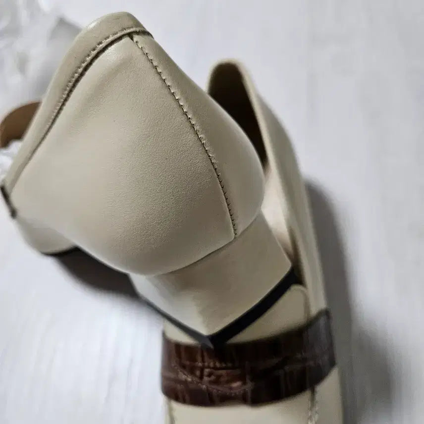 [BUNJANG] Youngbridge Ivory Leather Loafers / (새상품) 수제화 천연가죽 로퍼 아이보리 225