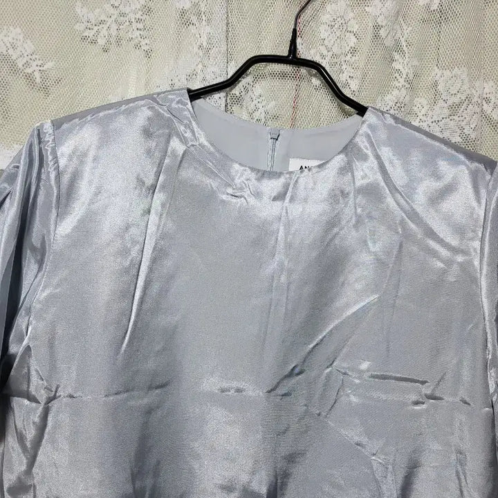 [BUNJANG] Angelo Bianco Silver Shine Short Sleeve Blouse / 안젤로 비앙코 실버 광택 반팔 블라우스