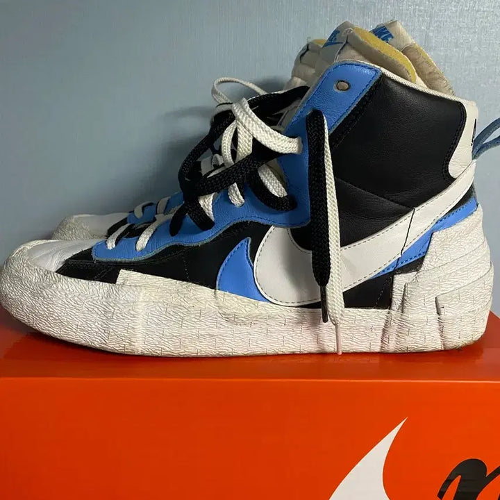 [BUNJANG] Nike Sacai Blazer White Blue Sneakers / 나이키 사카이 블레이저 흰파 300