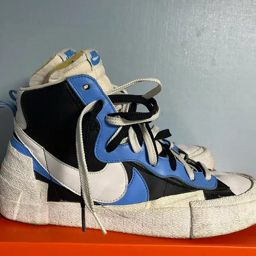 [BUNJANG] Nike Sacai Blazer White Blue Sneakers / 나이키 사카이 블레이저 흰파 300