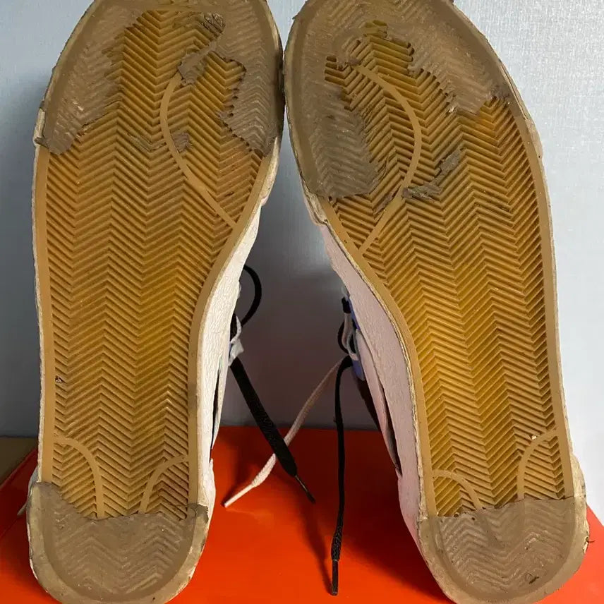 [BUNJANG] Nike Sacai Blazer White Blue Sneakers / 나이키 사카이 블레이저 흰파 300