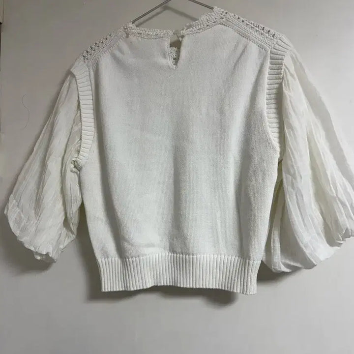 [SOLD OUT] 아떼 바네사브루노(Athe Vanessa Bruno) 크로셰 퍼프 슬리브