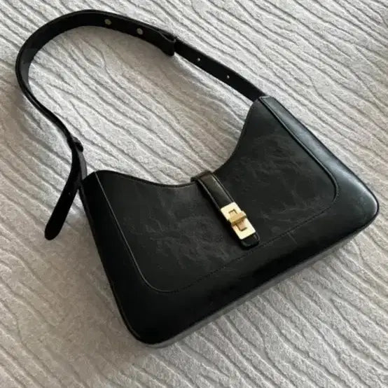 [SOLD OUT] 엠제이드 호보백 가방 클래식 호보백 블랙