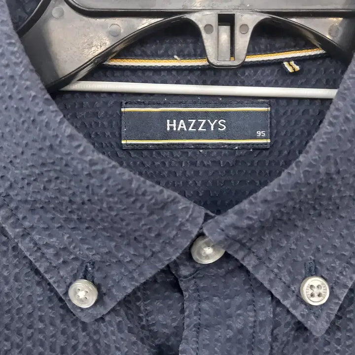 [BUNJANG] Hazzys Men's Short Sleeve Embroidered Shirt / 헤지스 95 순면 엠보 반팔 셔츠. NV.
