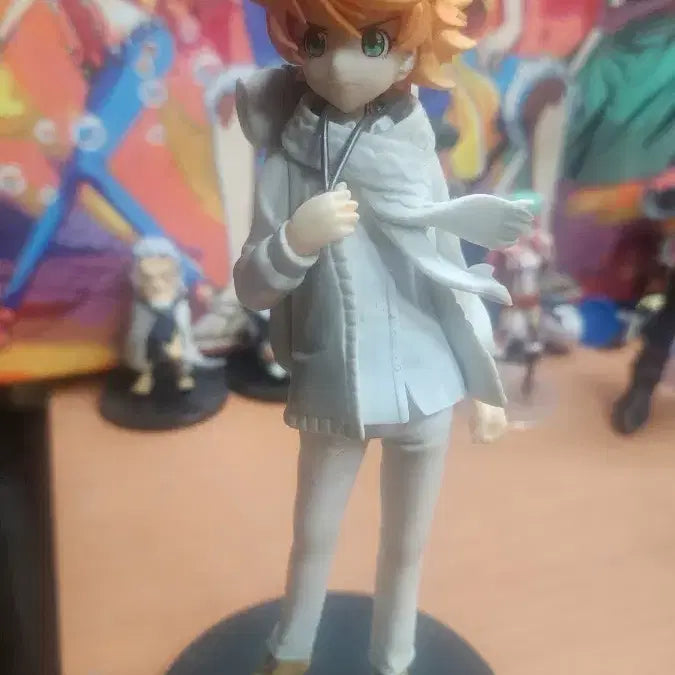 [BUNJANG] The Promised Neverland Emma Figure / 약속의 네버랜드 엠마 피규어