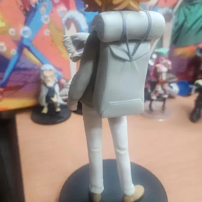 [BUNJANG] The Promised Neverland Emma Figure / 약속의 네버랜드 엠마 피규어