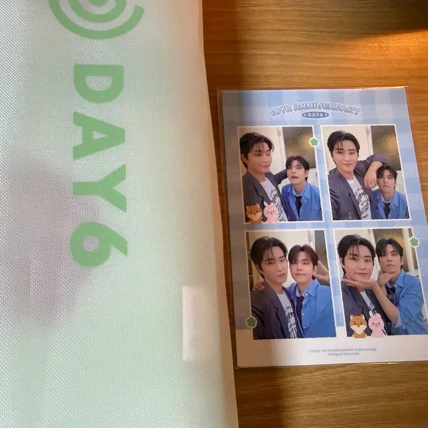 [BUNJANG] Day6 Folding Mat with Four-Cut Photo / 데이식스 폴딩매트 네컷2장포함(새상품)