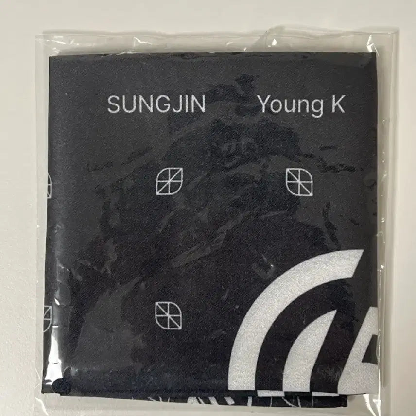 [BUNJANG] Day6 Forever Young Bandana / 데이식스 포에버영 반다나