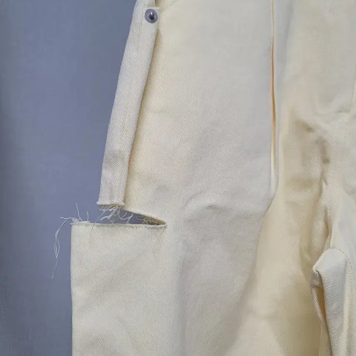 [BUNJANG] Miinne Detail Cutting Yellow Pants / 미엔느 자체제작 디테일 컷팅 옐로우 팬츠