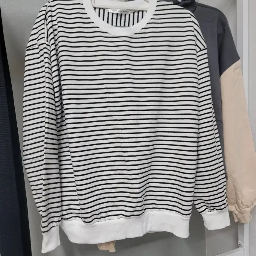 [BUNJANG] Assorted Tops Bundle Set / 3장 일괄가격)후드티, 맨투맨, 스트라이프 티셔츠