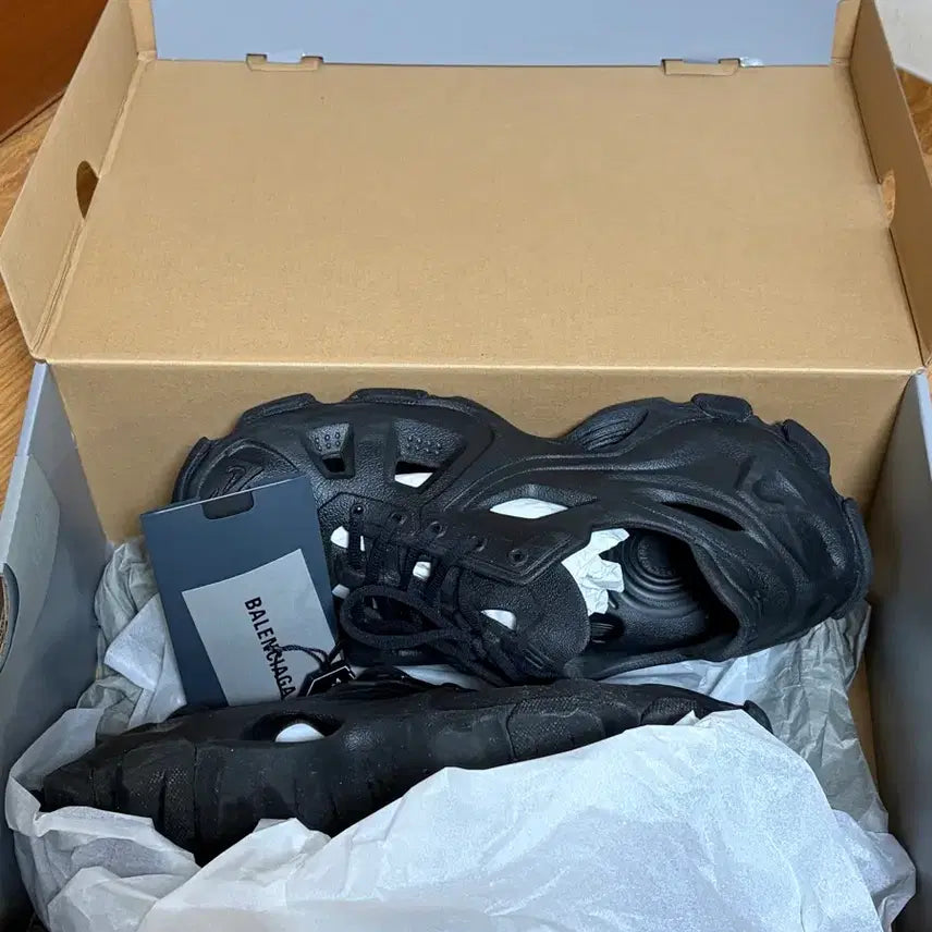 [BUNJANG] Balenciaga HD Lace-Up Skinners Sneakers / 발렌시아가 HD 레이스업 스키너즈 41