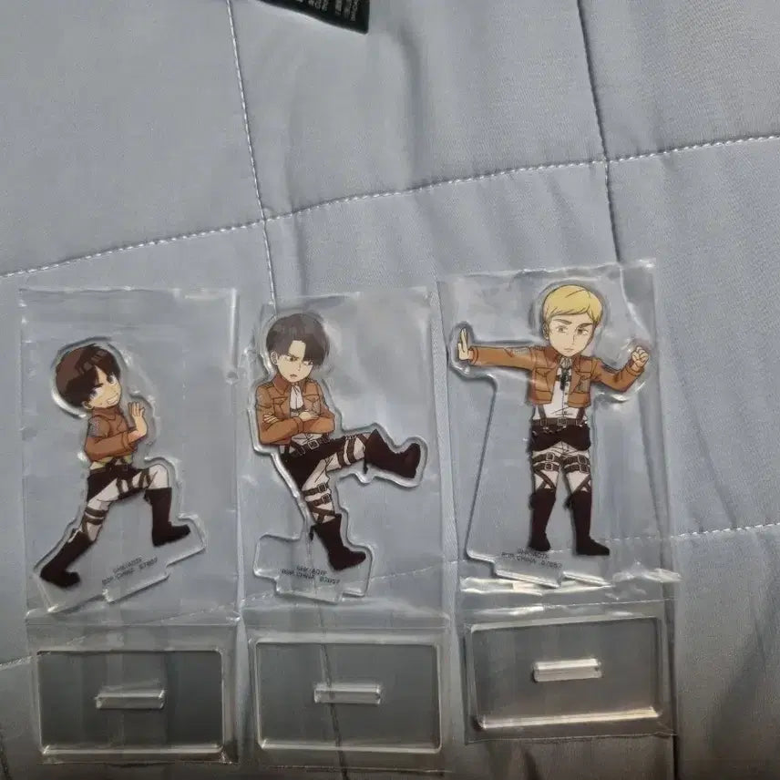 [BUNJANG] Attack on Titan Acrylic Stand Set / 진격의 거인 제일복권 하위상 팝니다