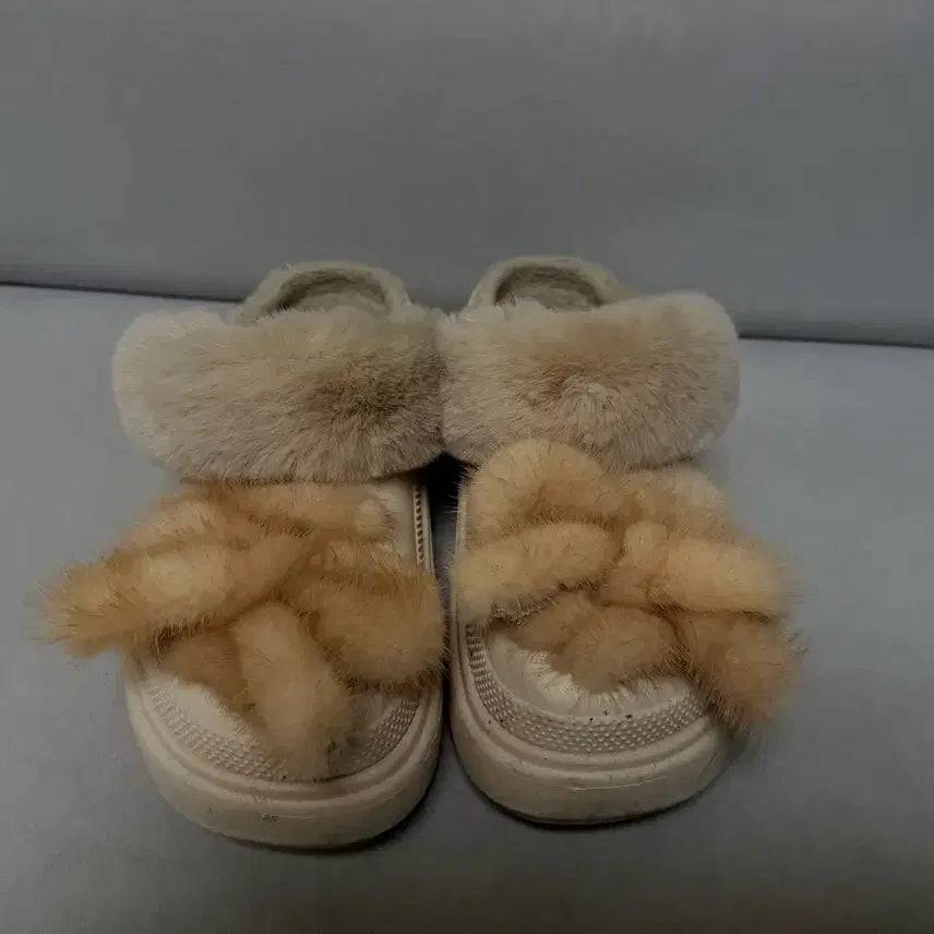 [BUNJANG] Crocs Mink Fur Custom Clogs / 크록스 밍크털 커스텀 버젼입니다