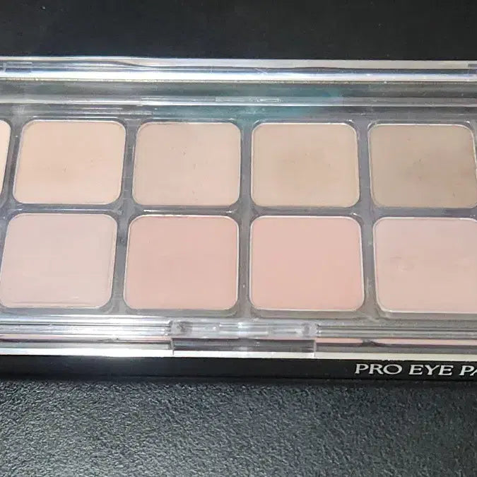 [BUNJANG] Clio Mute Library Eyeshadow Palette / 클리오 팔레트 뮤트 라이브러리