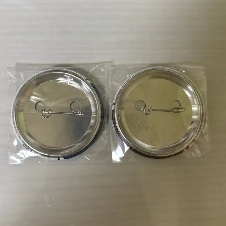 [BUNJANG] Attack on Titan Eren Mikasa Illustration Badge Bundle Set / 진격의 거인 에렌 미카사 원화 캔뱃지 일괄