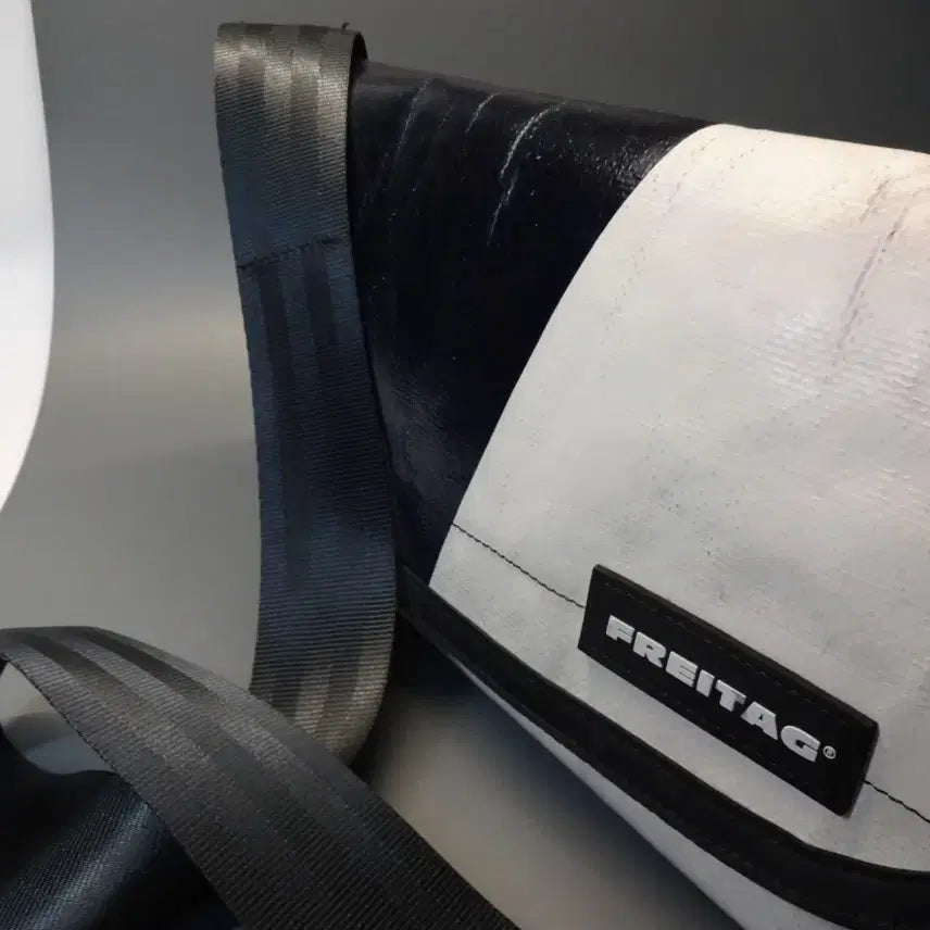 [BUNJANG] Freitag Hawaii Five-O Shoulder Bag / 프라이탁 하와이파이브오(하파오)